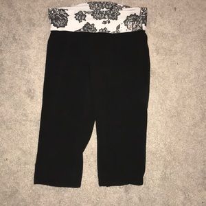 PINK Crop Legging with Black Lace/ White Pattern